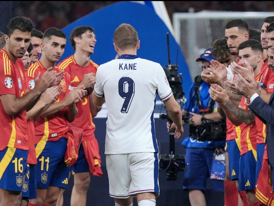 开云体育官网-阿根廷球队斩获冠军，创造历史性之旅