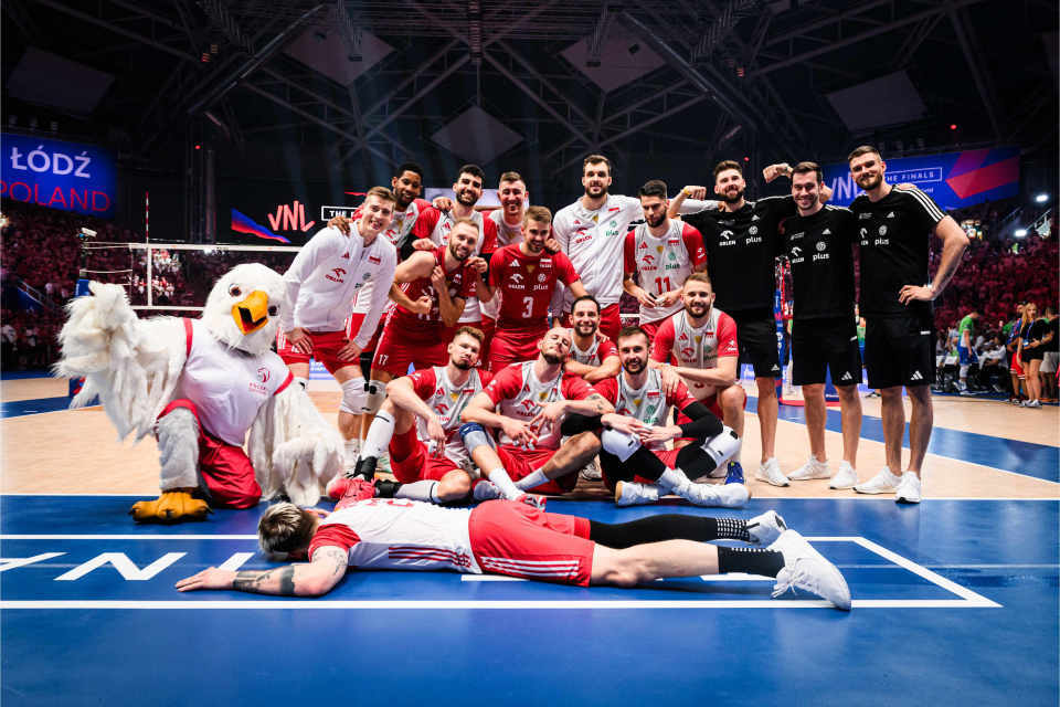 开云体育官网-波兰客场不敌斯洛文尼亚，小组出线悬念增加的简单介绍