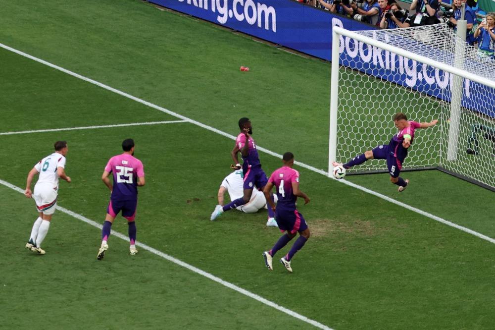 开云体育中国-欧锦赛小组赛：德国队艰难而胜，成功出线