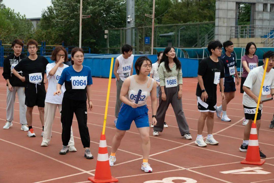 开云官方app入口-奋力拼搏！运动员全力以赴，在赛场上闪耀