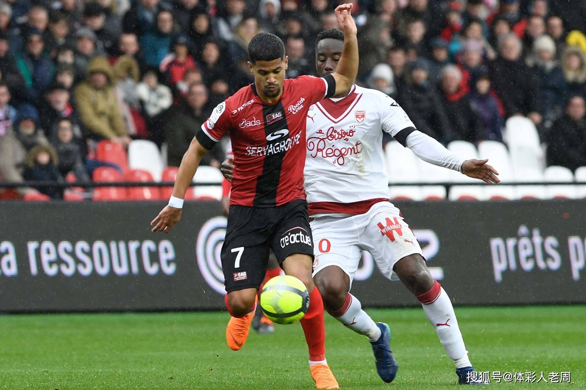 甘冈主场大胜,轻松击败对手赢得比赛 甘冈主场大胜,轻松击败对手赢得比赛