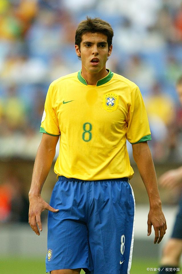 新晋球星崭露头角，闪耀绿茵场的简单介绍