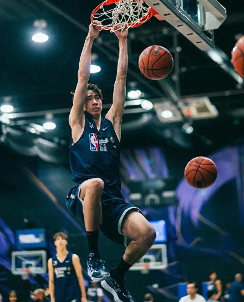 篮球明星在社交平台上分享了训练日常