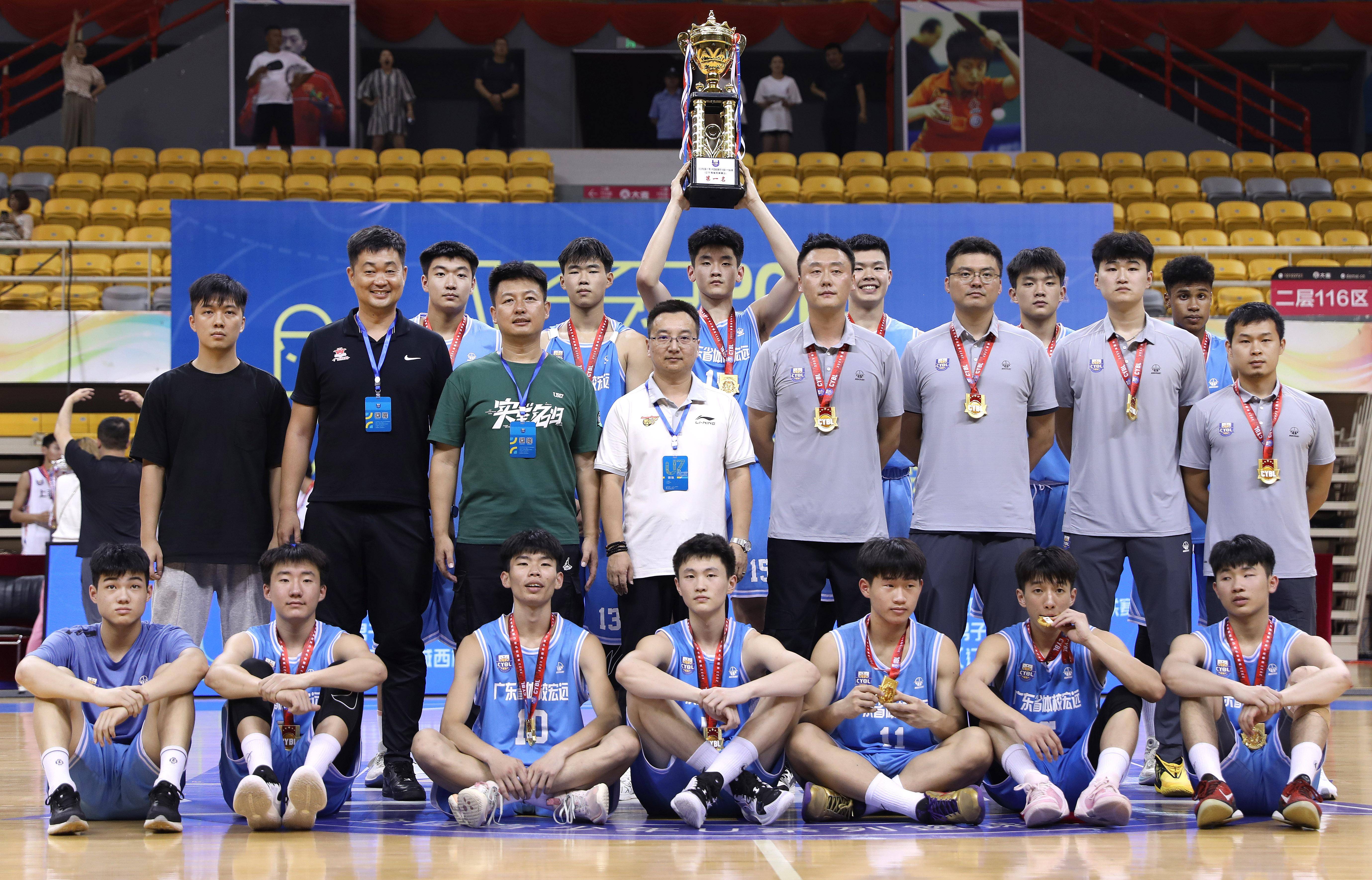 开云体育官方网站-乌拉圭篮球联赛颁奖典礼隆重举行，优秀球员获奖的简单介绍