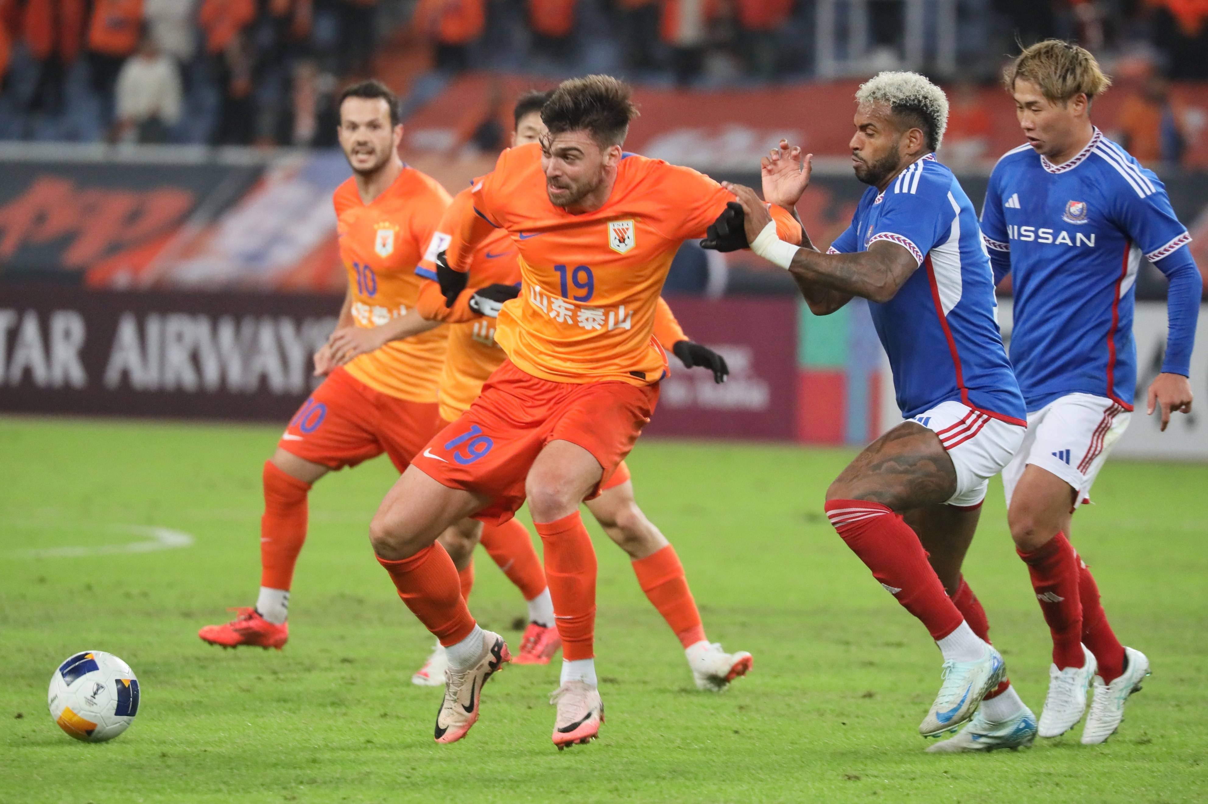 横滨水手战胜对手,英勇无畏 横滨水手战胜对手,英勇无畏