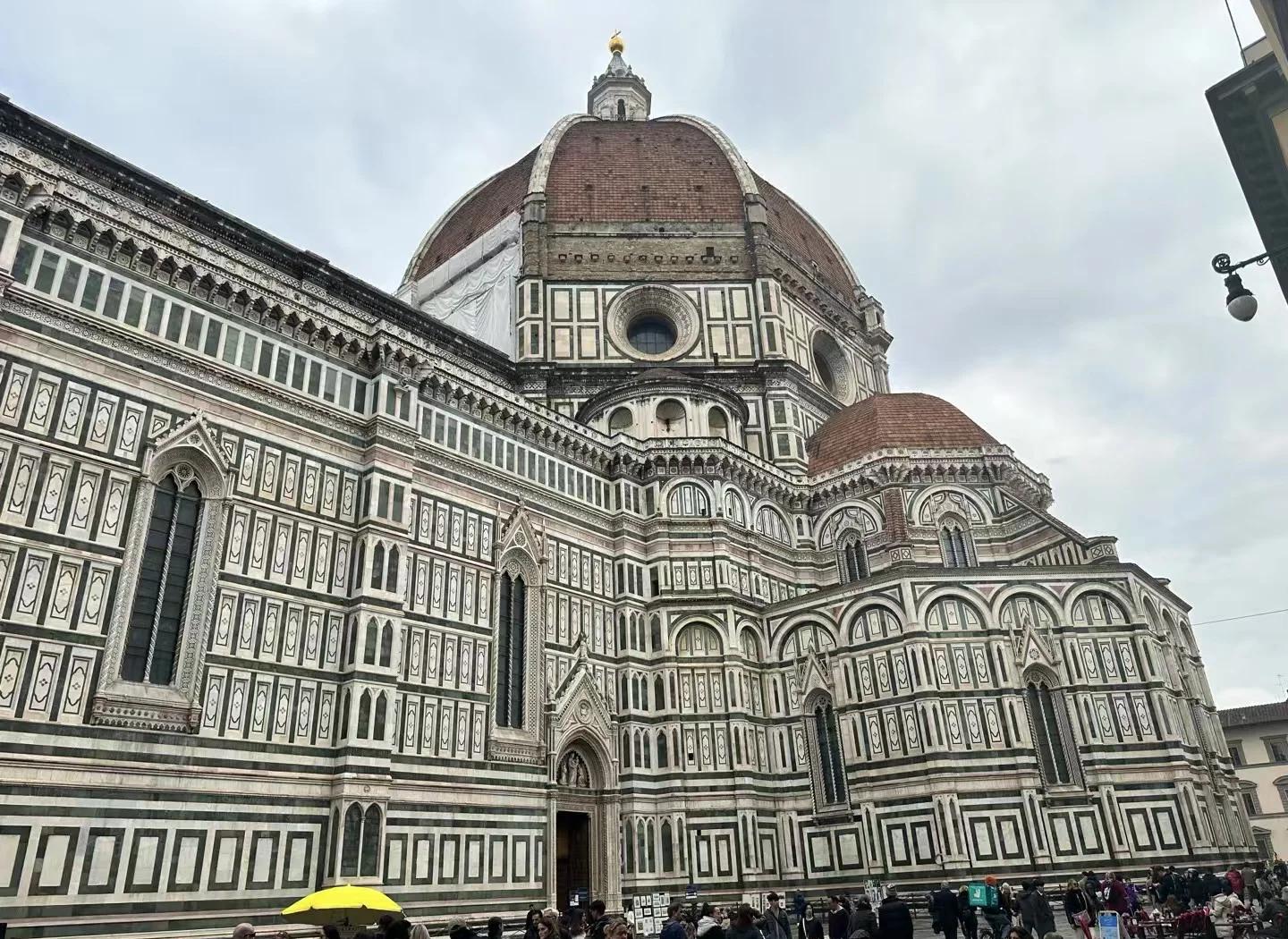 佛罗伦萨客场战胜锡耶纳,赢得掌声 佛罗伦萨客场战胜锡耶纳,赢得掌声