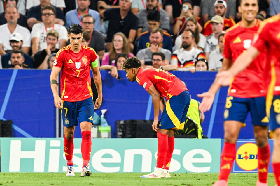 意大利大胜西班牙，欧洲杯四强中间也一路