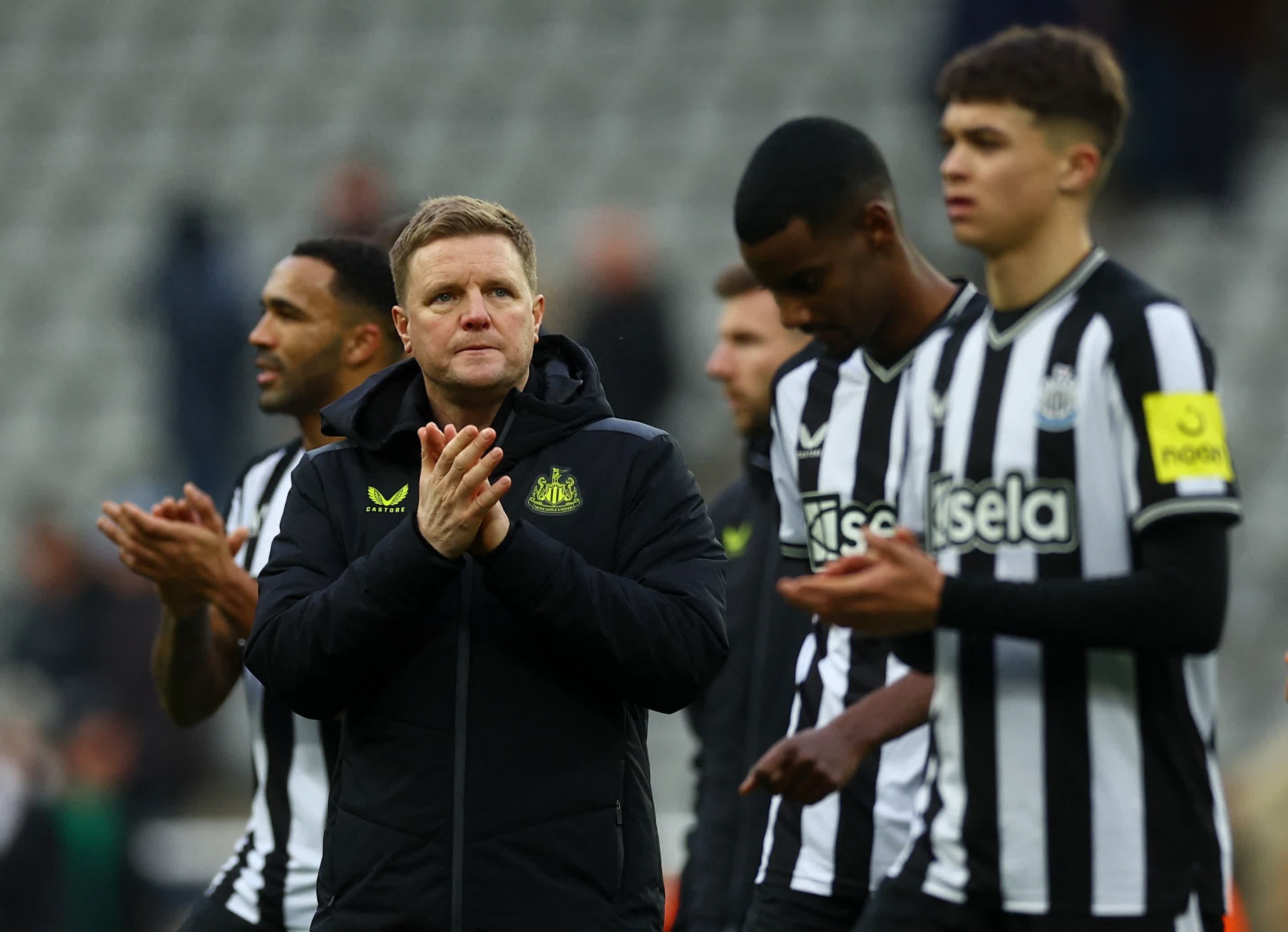 开云官方app入口-伯恩茅斯失利遭遇困境，球队面临调整挑战