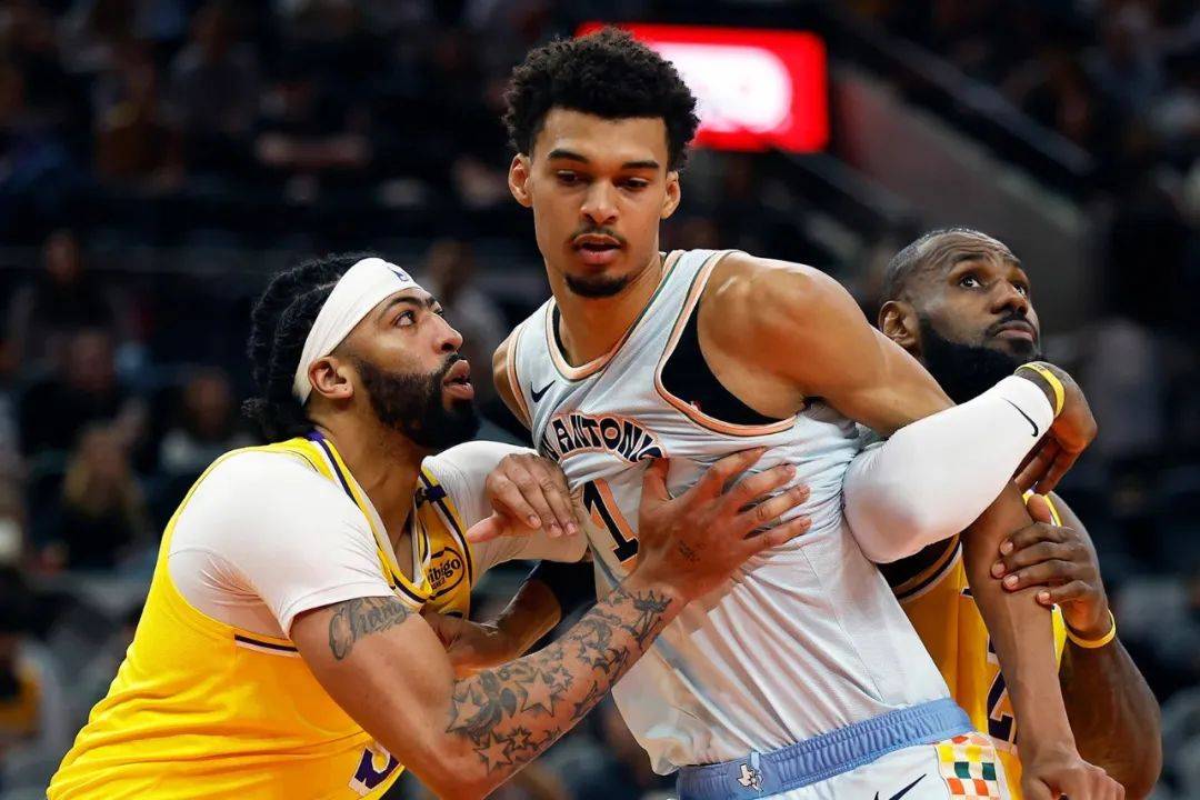 不莱梅队员状态低迷，困境让人担忧