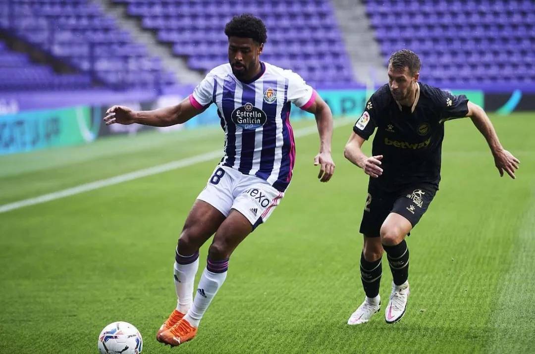 斯佩齐亚主场胜利,球队士气高涨 斯佩齐亚主场胜利,球队士气高涨