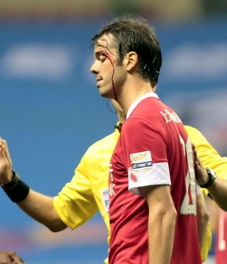 开云体育下载-上海德比战火花四射精彩一触即发