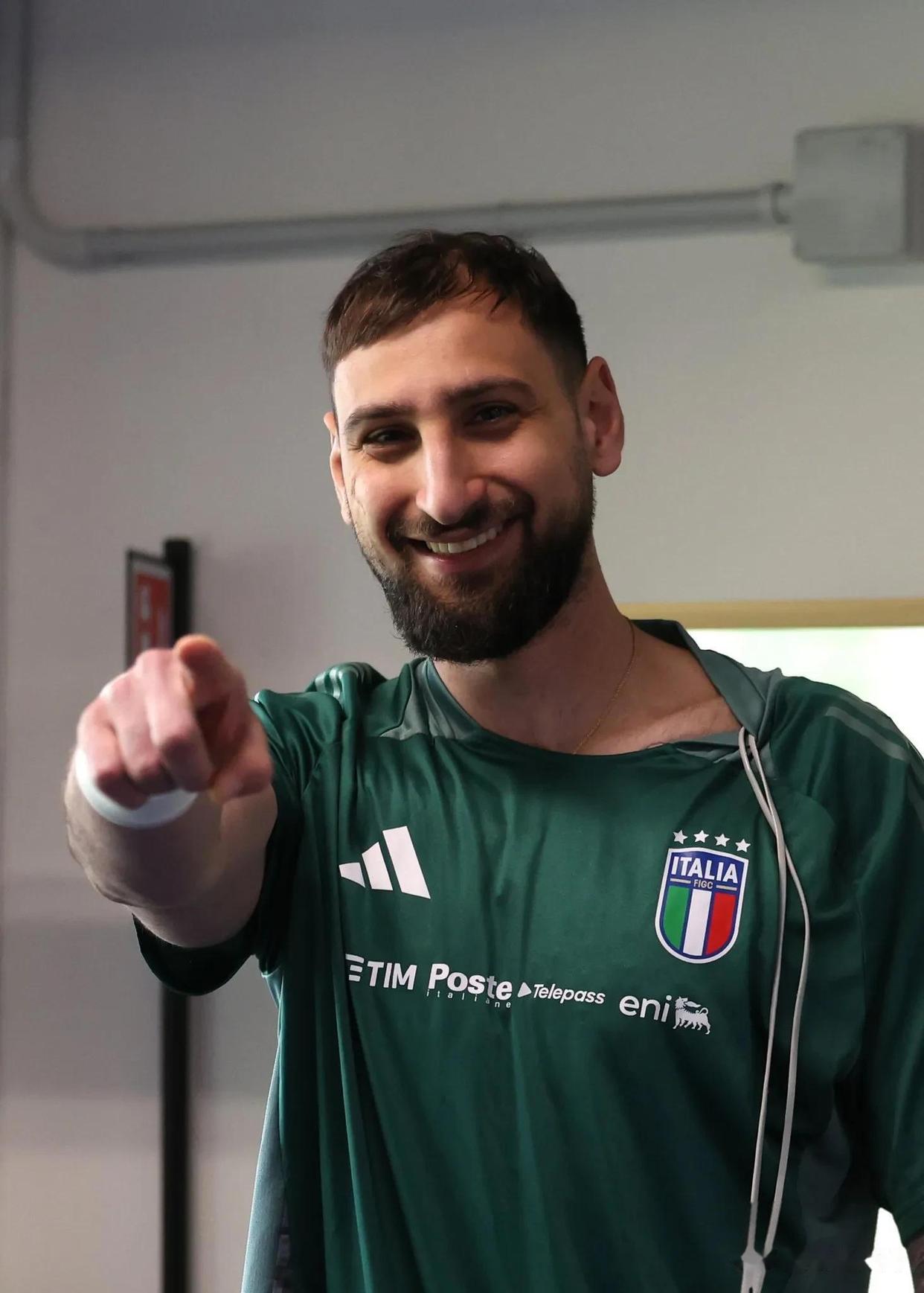 开云体育app-意大利击剑选手运筹帷幄，夺冠喜讯传来