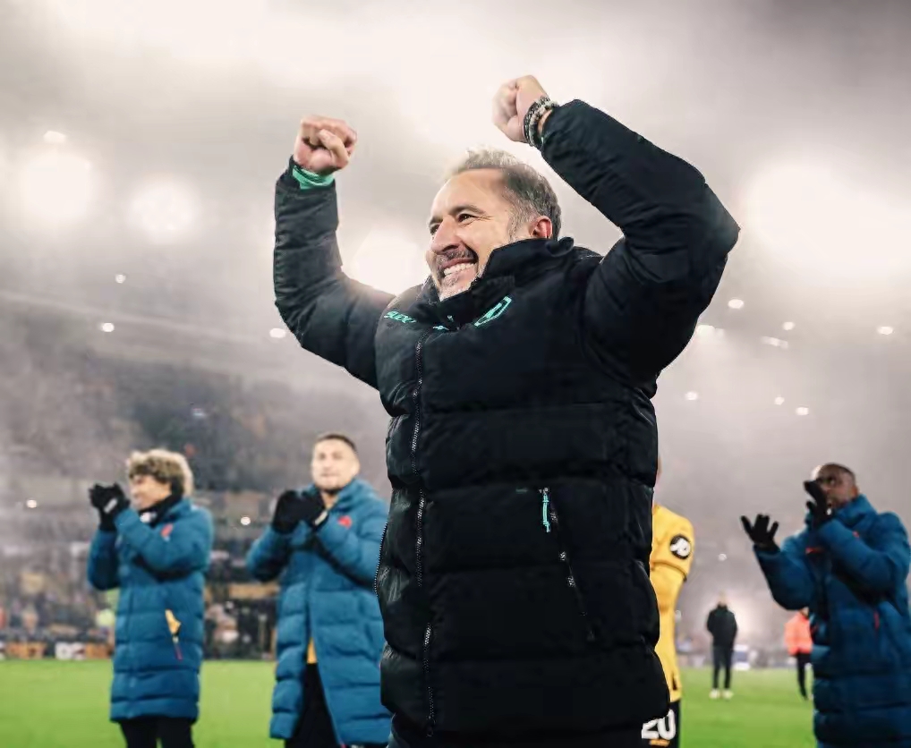 开云体育官方网站-狼队球员表现令人惊艳，成为球队亮点