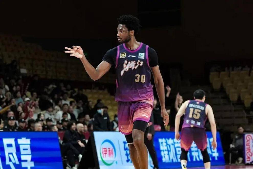 开云体育下载-南部球队逆转胜利，勇夺季后赛资格