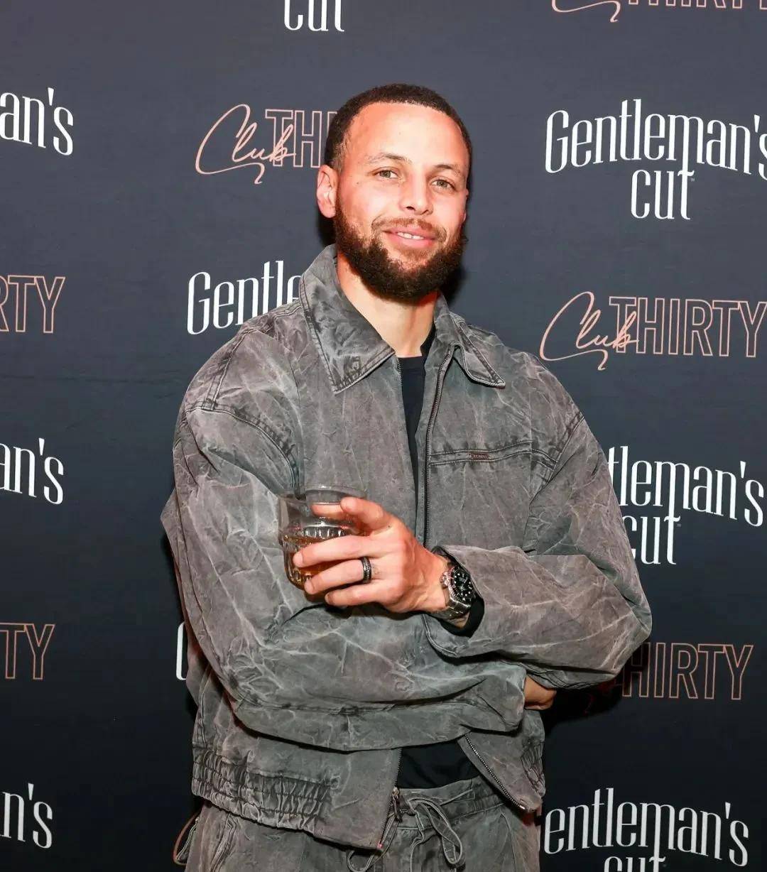 勇士惨败活塞，库里孤身奋战还是难救主，连败困扰的简单介绍