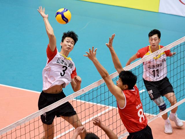 阿尔巴尼亚队获得排球男子团体赛第三名 阿尔巴尼亚队获得排球男子团体赛第三名