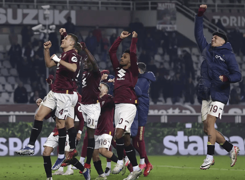 包含柏林赫塔队长因伤缺席关键比赛，对球队影响巨大的词条