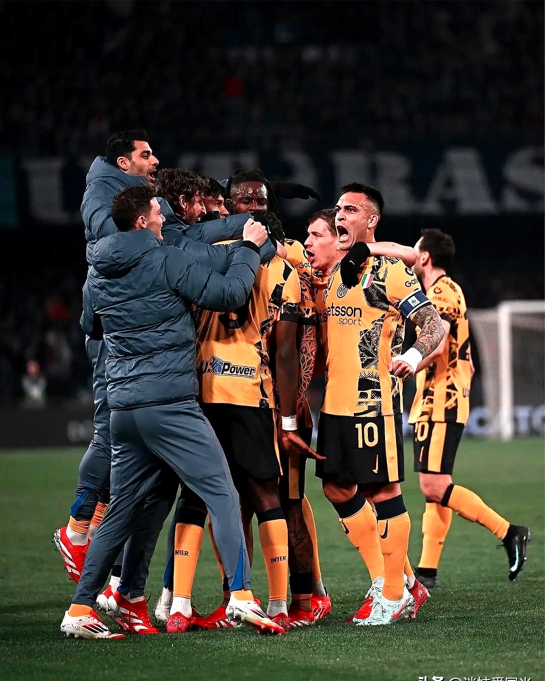 阿贾克斯客场惨败国际米兰，遗憾出局