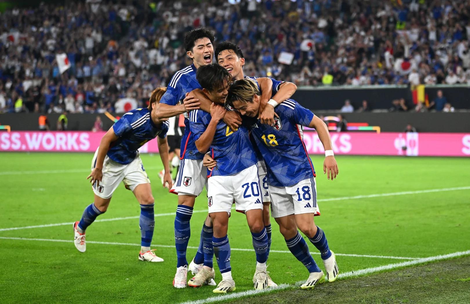 沙尔克再度告负，客场苦战不利