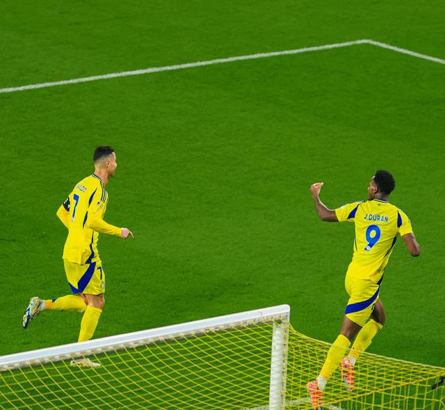 开云平台-赛场上的精彩表现令人瞠目结舌，谁能够称霸赛场？