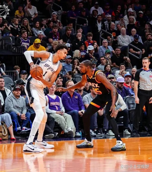 开云官网-太阳胜马刺，布克砍下全场最高分的简单介绍