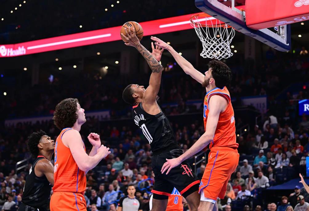 老鹰力克黄蜂，赢得三连胜