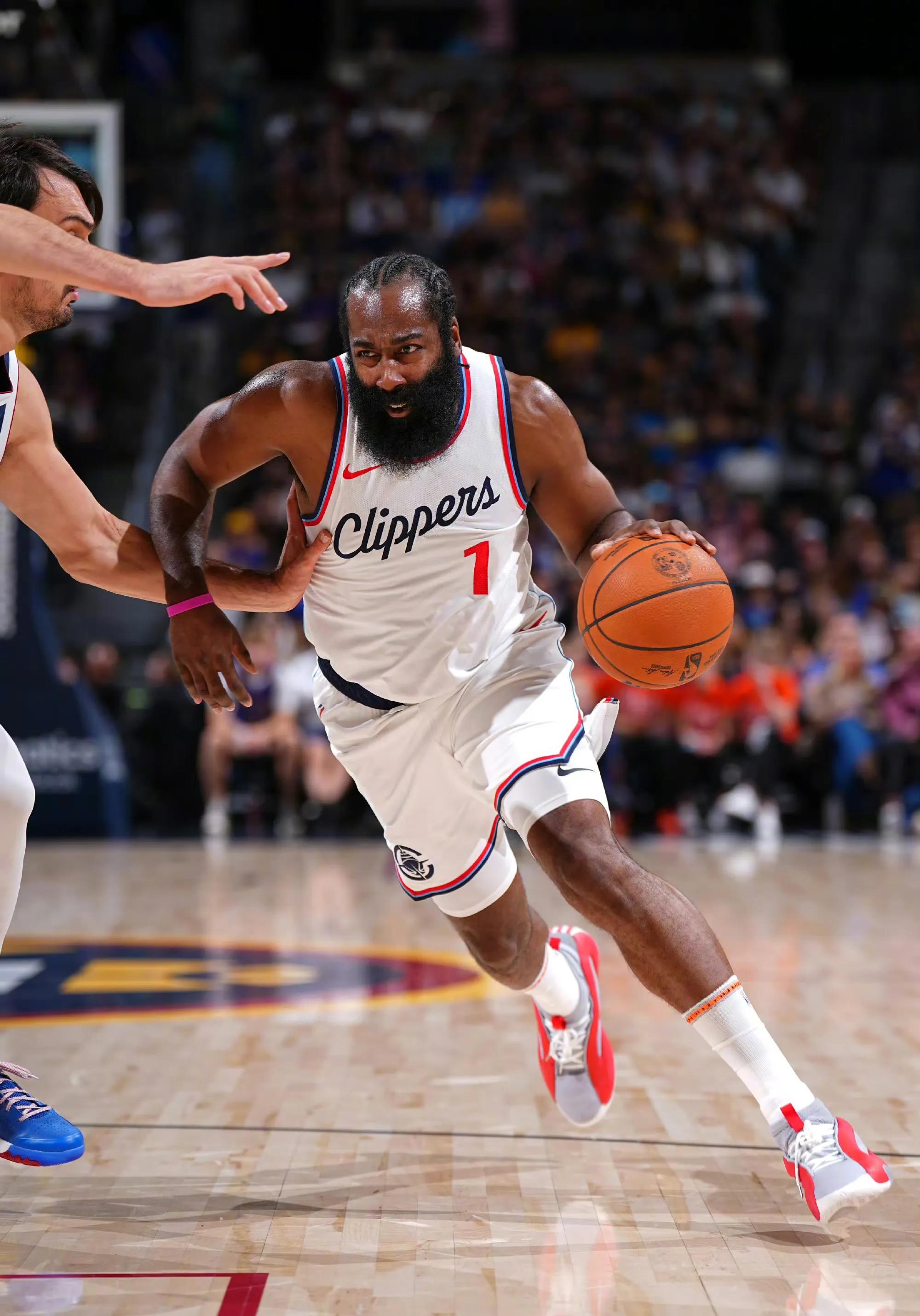 火箭逆转雄鹿，哈登贡献33分