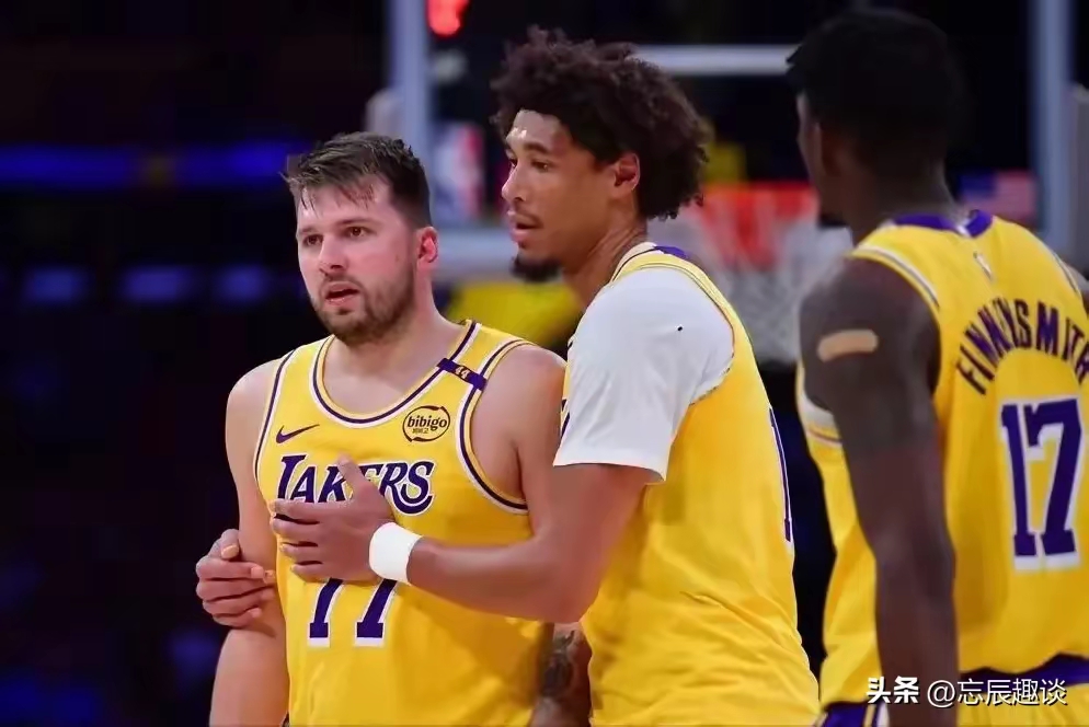 开云体育-雄鹿击败灰熊，榜首稳固