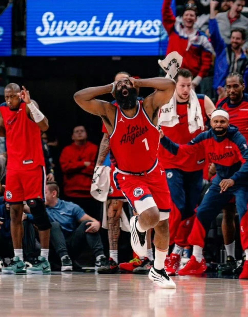 开云官网-快船轻取尼克斯，保罗乔治双核发挥