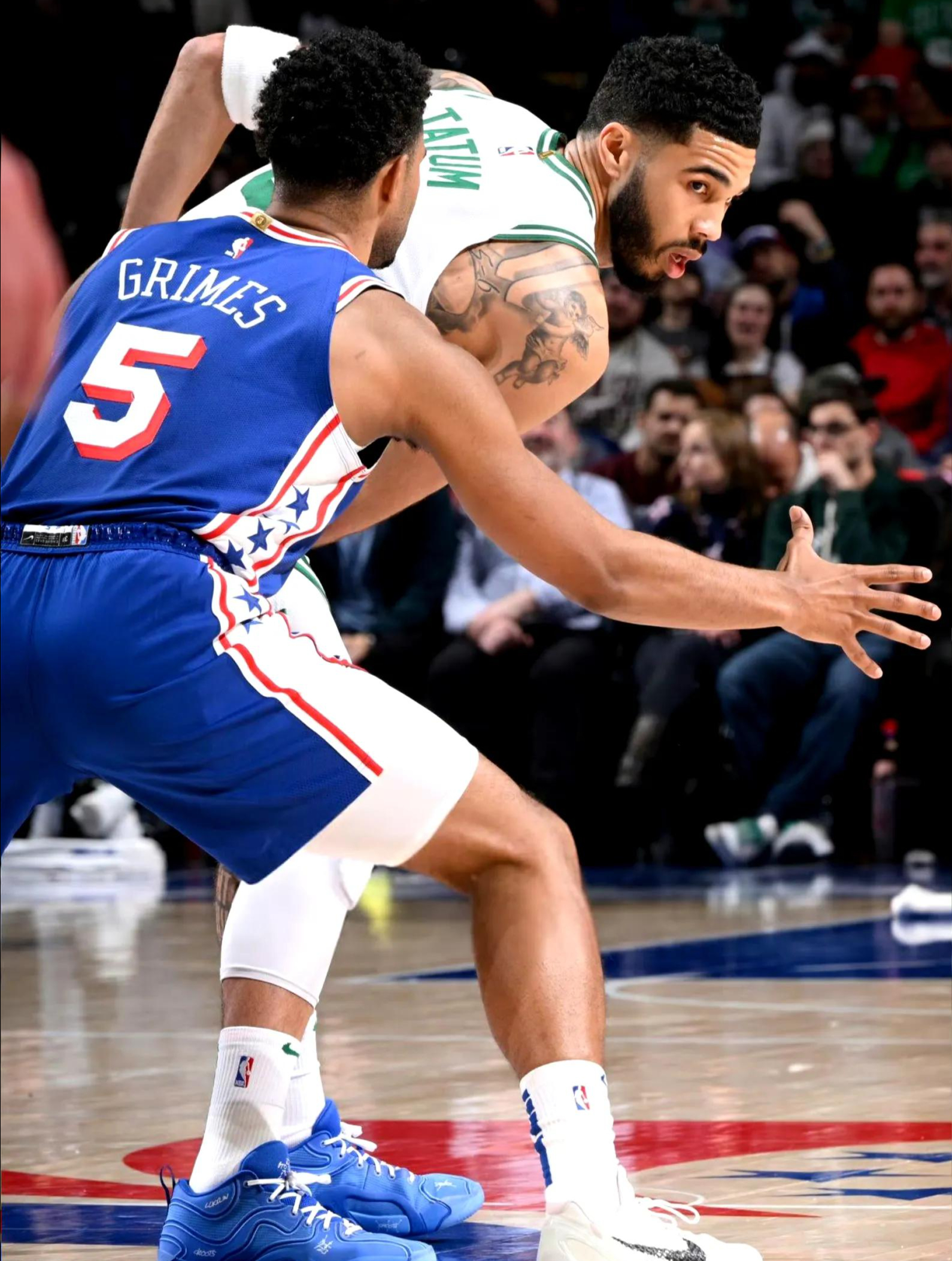 活塞客场击败凯尔特人，豪取四连胜