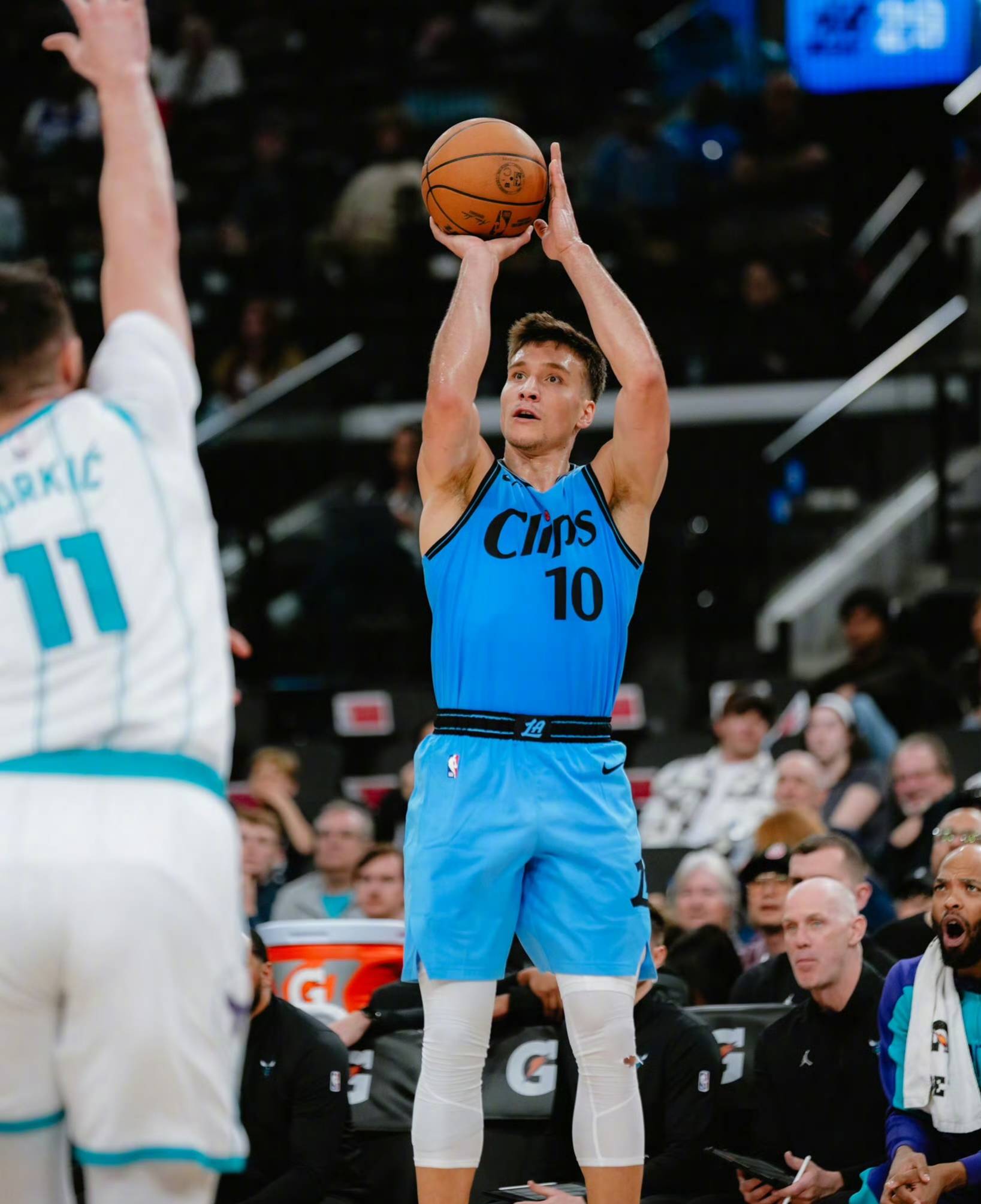 开云体育入口-快船逆袭黄蜂，取得胜利