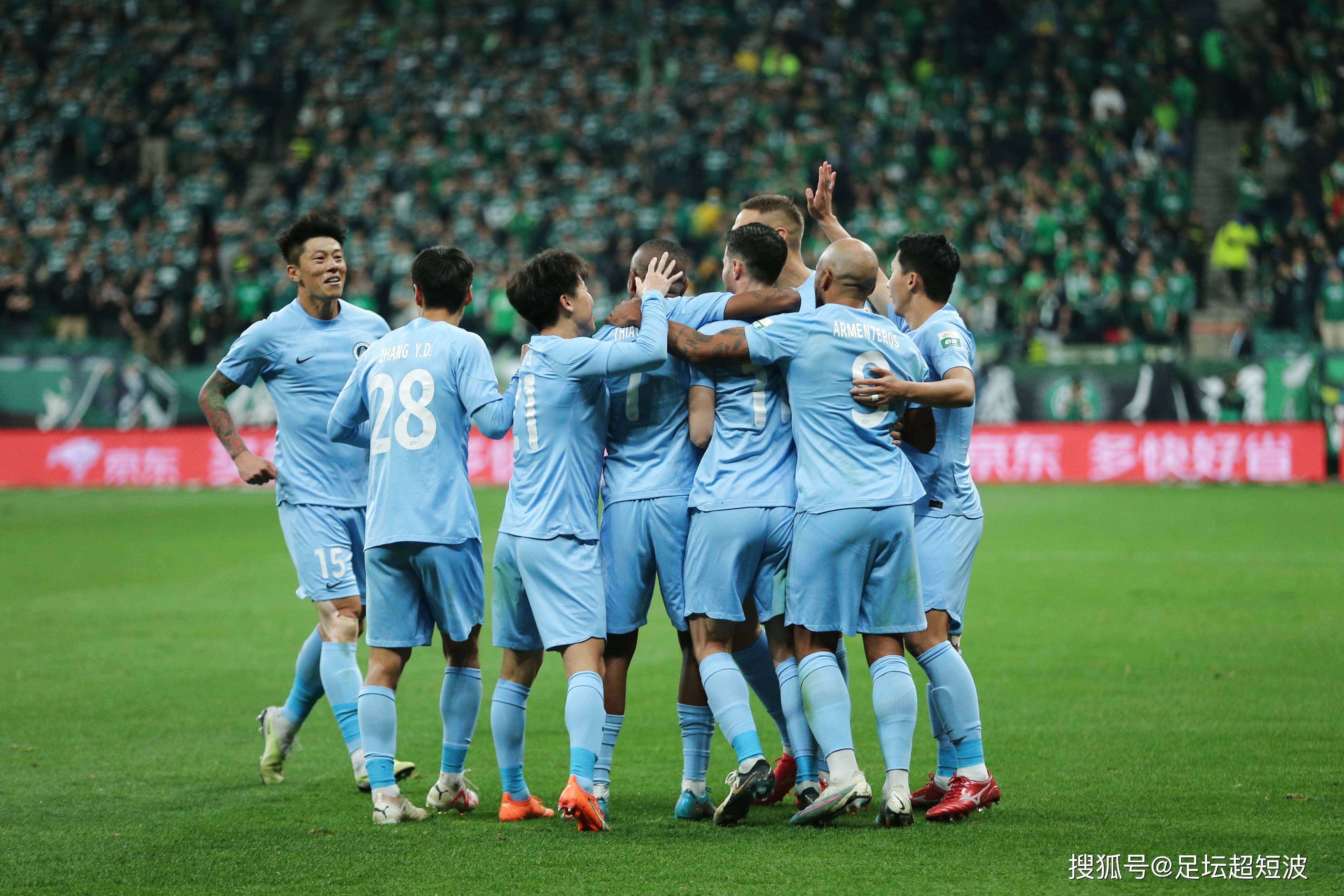 中超联赛开启新赛季，各队备战迎接挑战