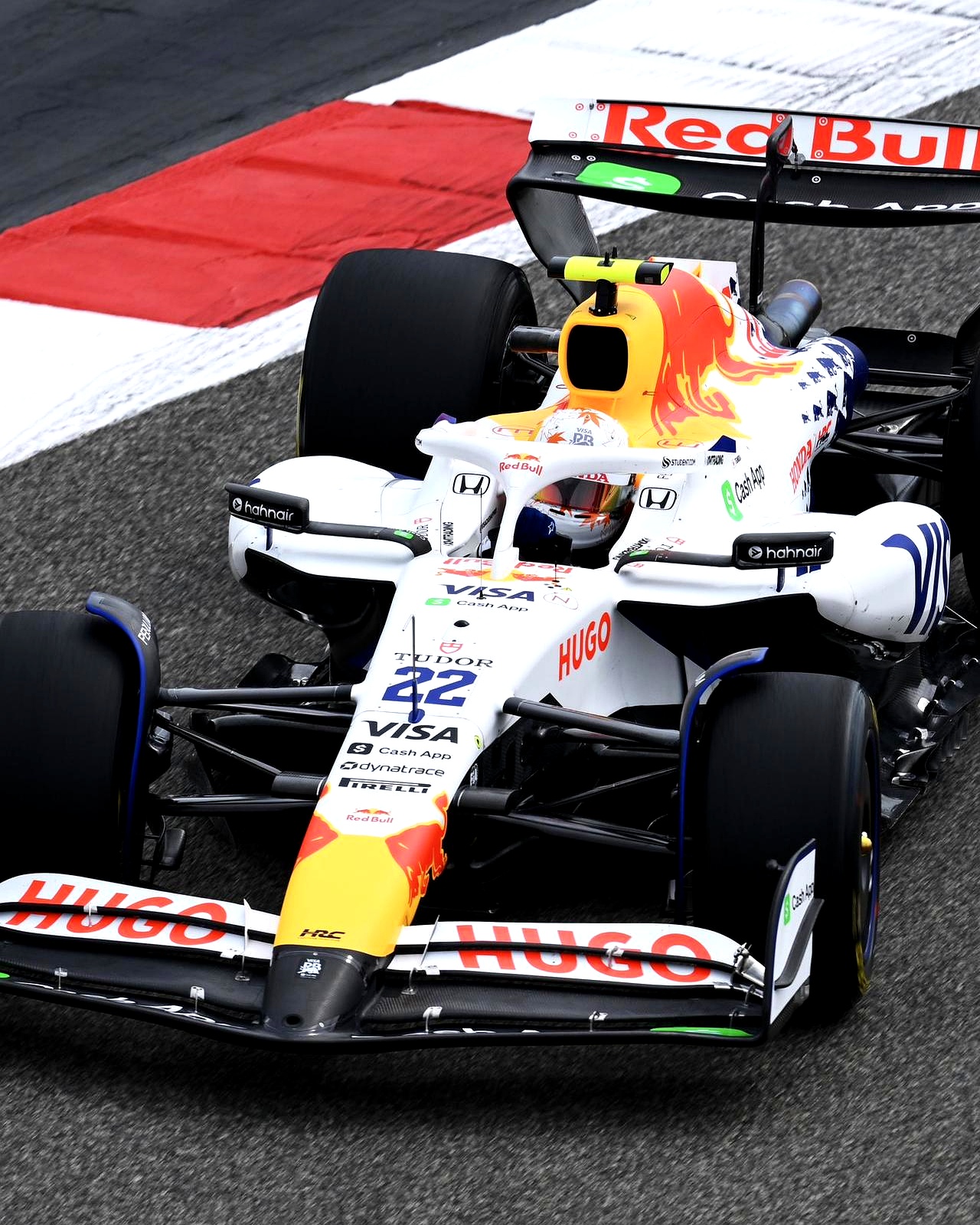 包含梅赛德斯险胜威廉姆斯，勒克莱尔惊艳四座的词条